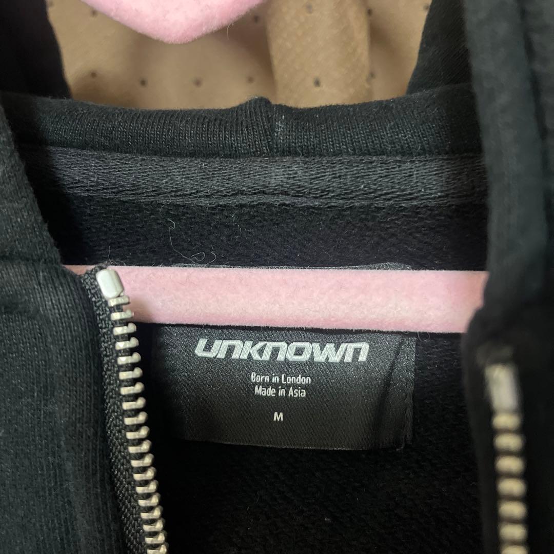UNKNOWN LONDON パーカー 黒 十字架 クロス M ラインストーン
