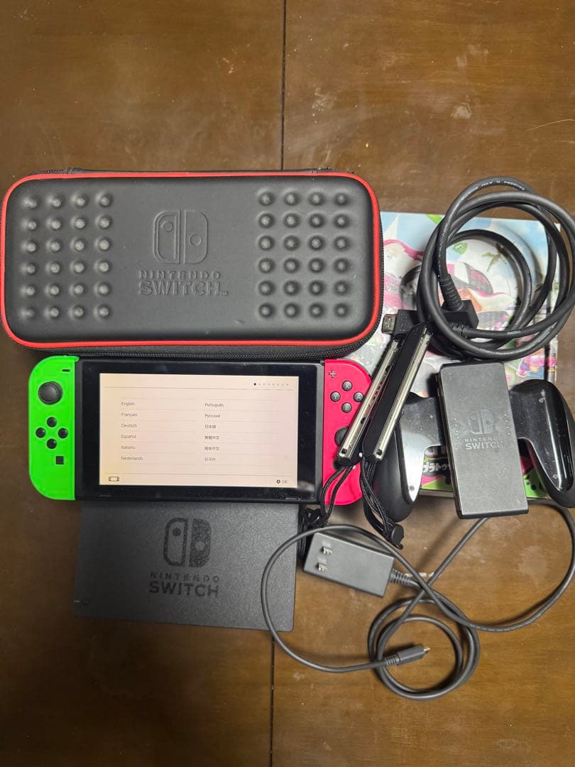 Nintendo Switch 本体 赤・緑　ハードケース付き
