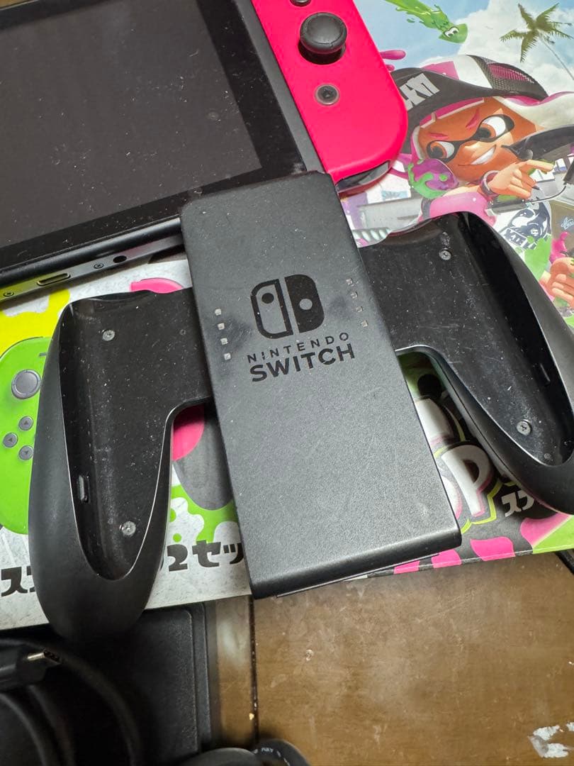 Nintendo Switch 本体 赤・緑　ハードケース付き