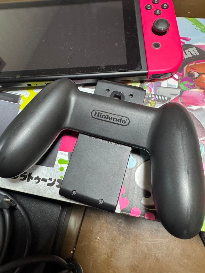 Nintendo Switch 本体 赤・緑　ハードケース付き