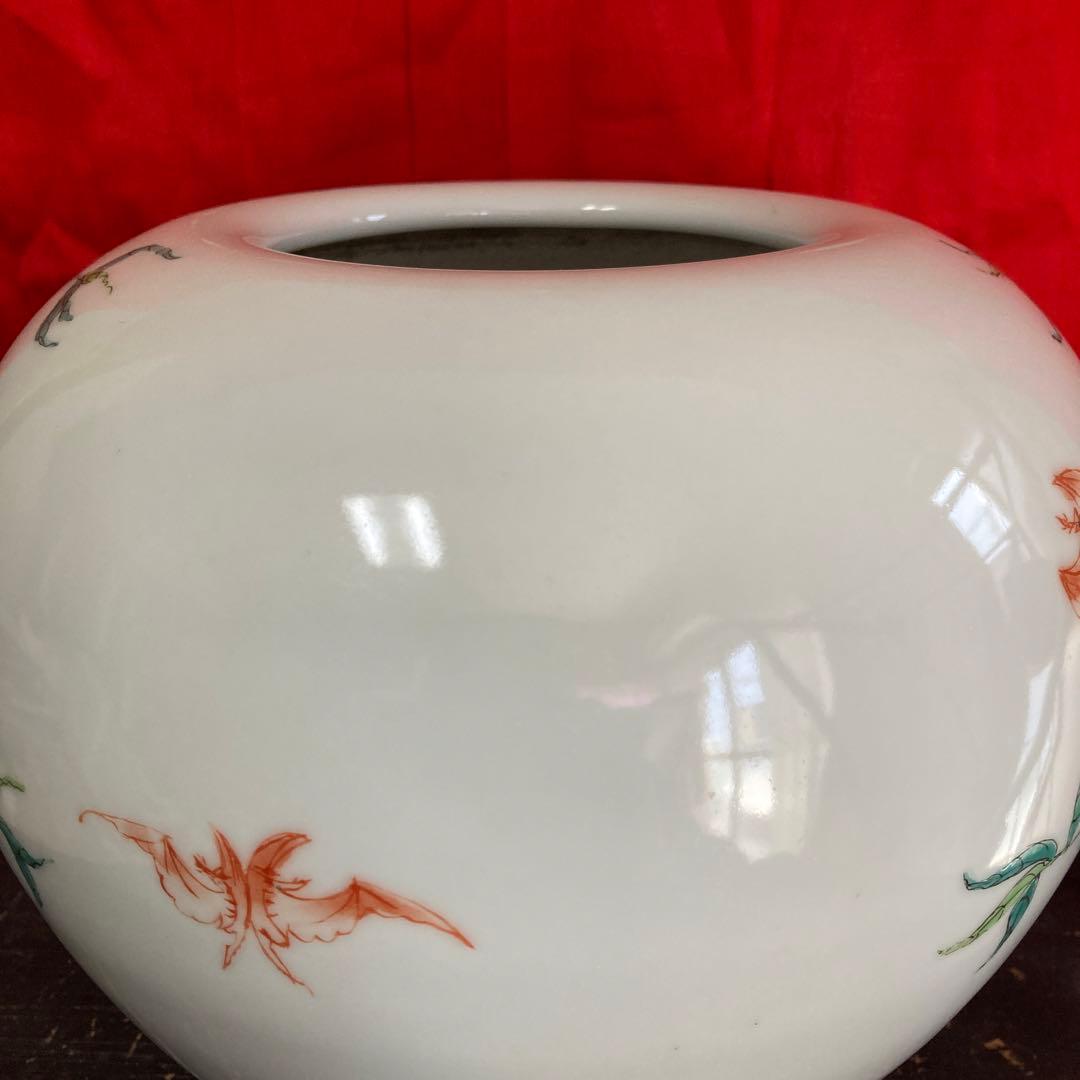 中国　色絵　粉彩　壺　九桃蝙蝠図　大清雍正年製銘