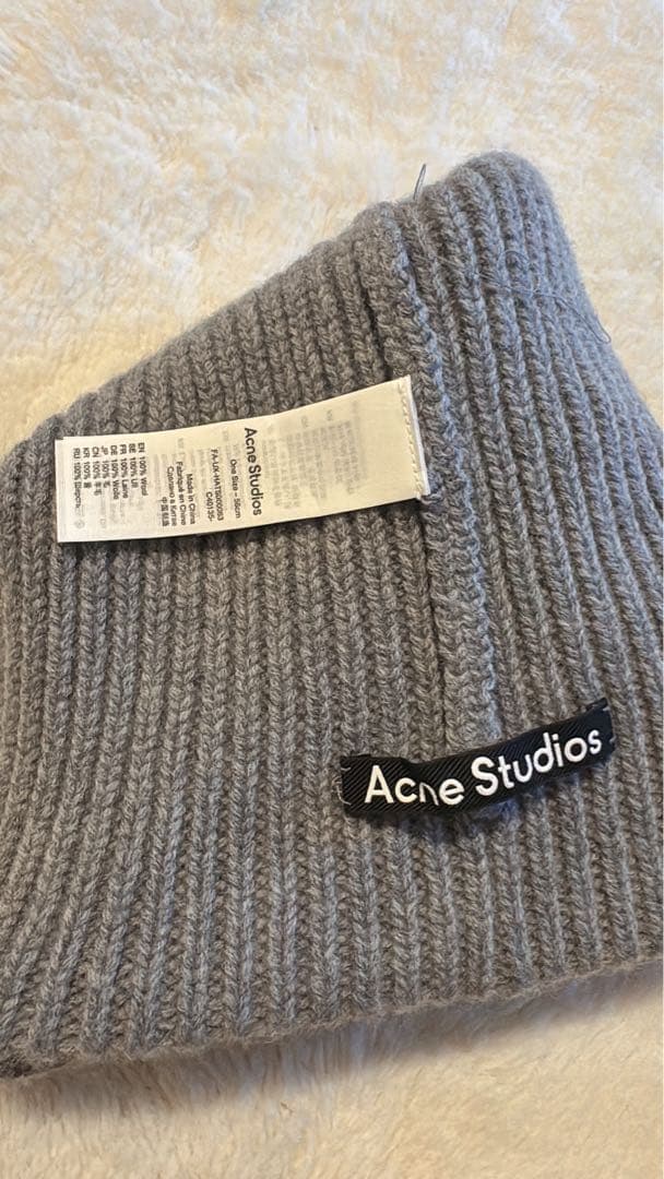 美品♡Acne Studios ラージFACEロゴビーニー　ニット帽
