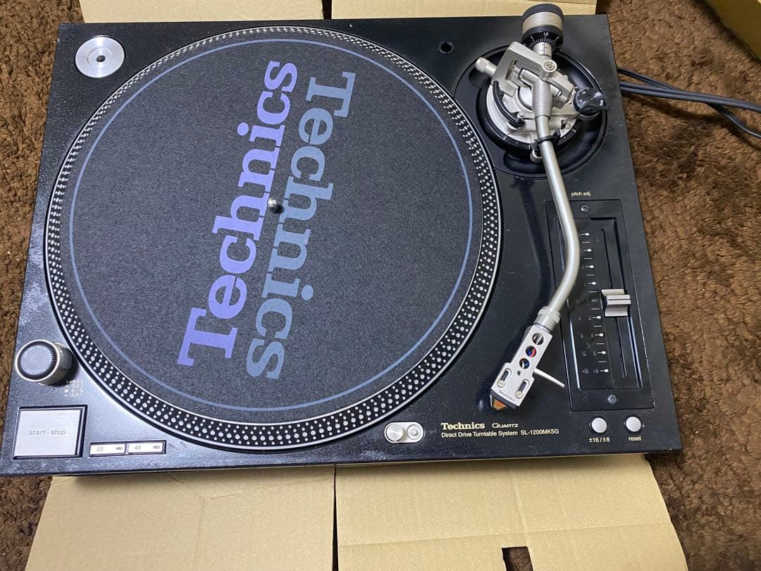 Technics SL-1200 ターンテーブル