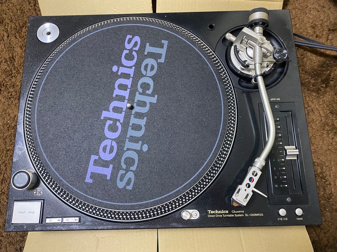 Technics SL-1200 ターンテーブル