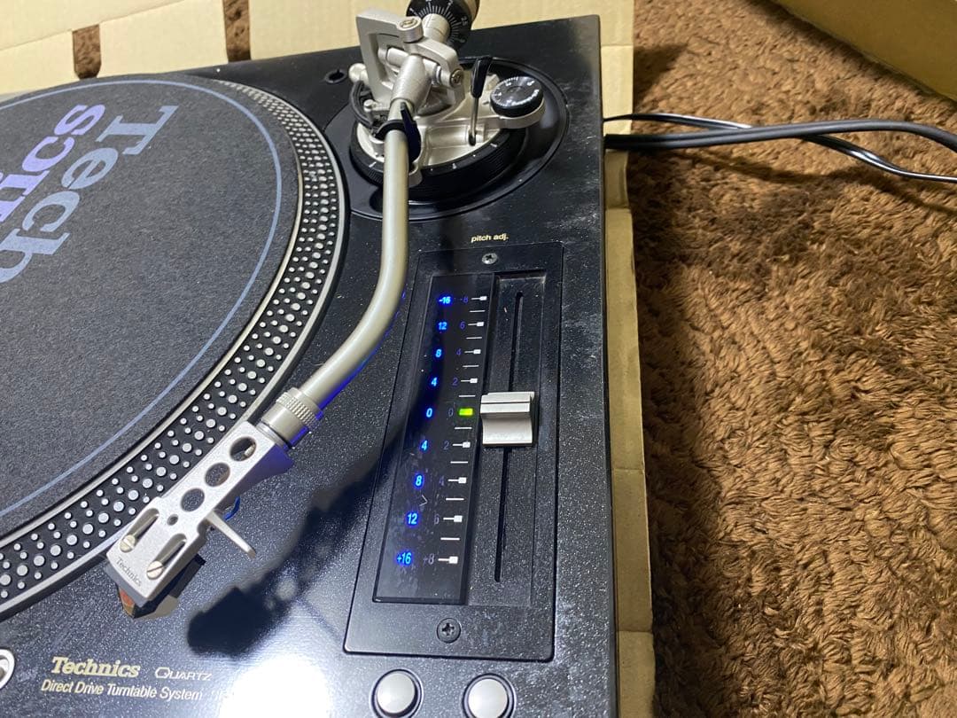 Technics SL-1200 ターンテーブル