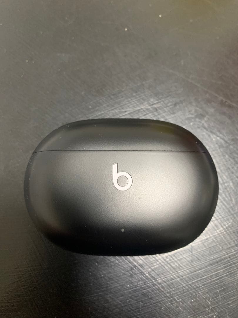 ヘッドホン Beats Studio Buds