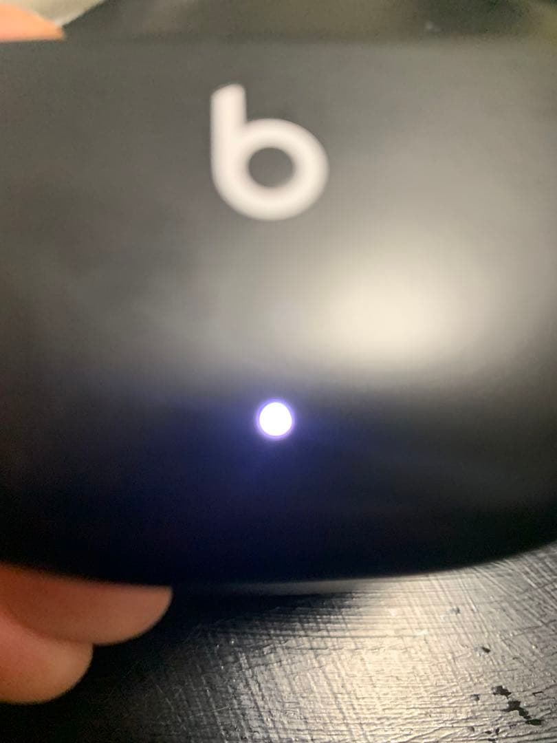 ヘッドホン Beats Studio Buds