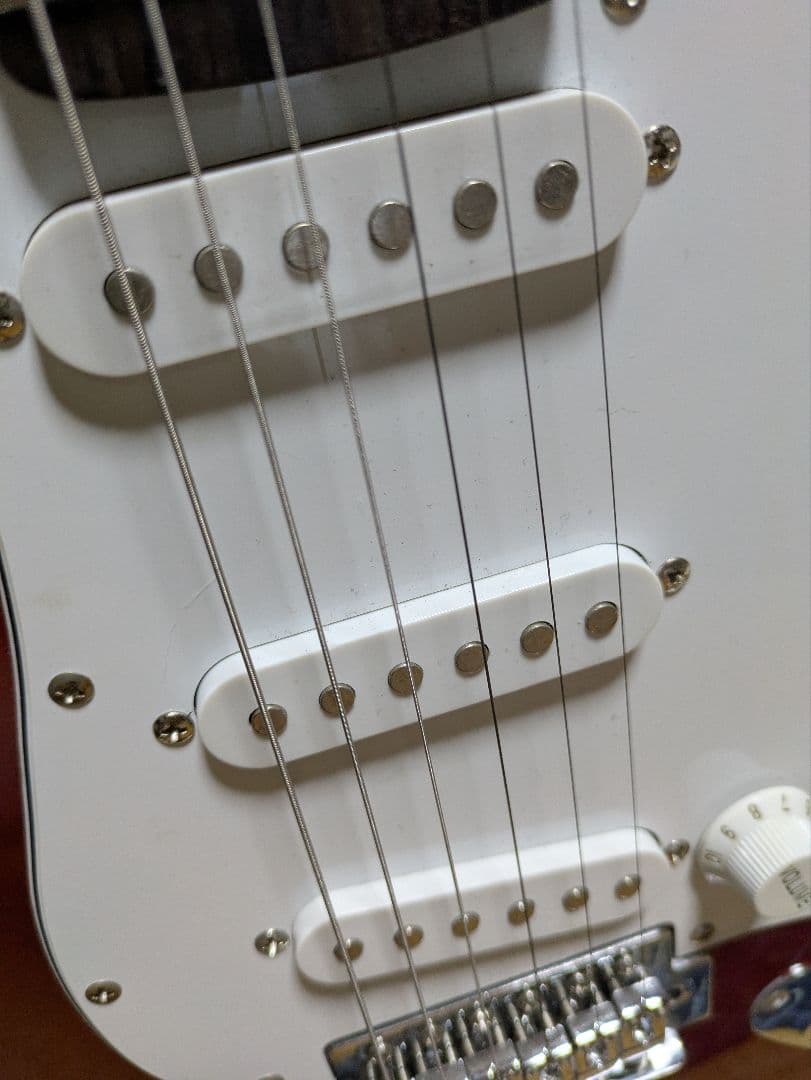 バスカーズ　エレキギター 　レッド　ちいかわピック　BUSKER'S