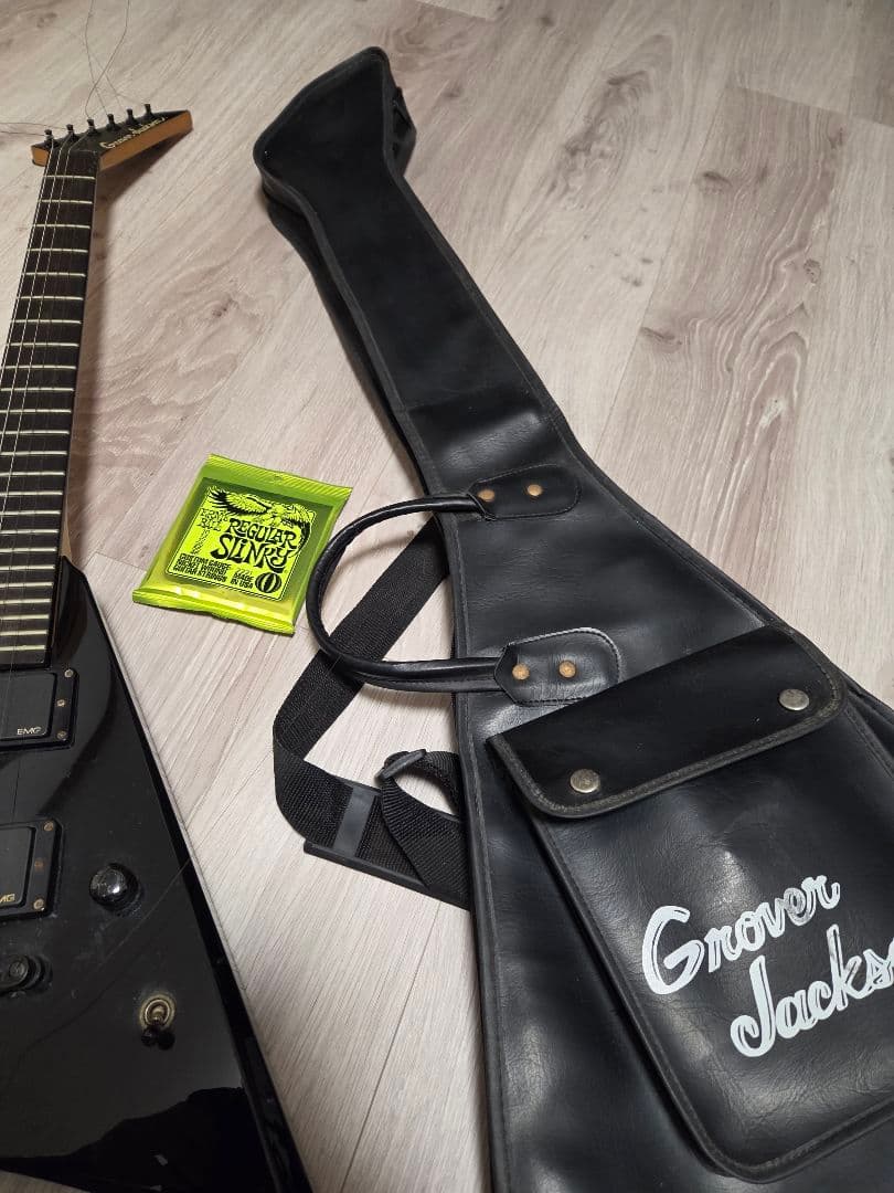 Grover Jackson Randy V EMG　ソフトケース付き！