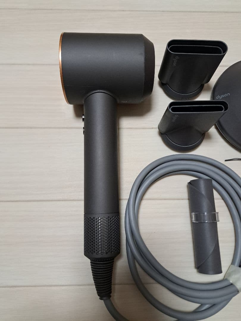 ダイソン ドライヤー HD03　Dyson