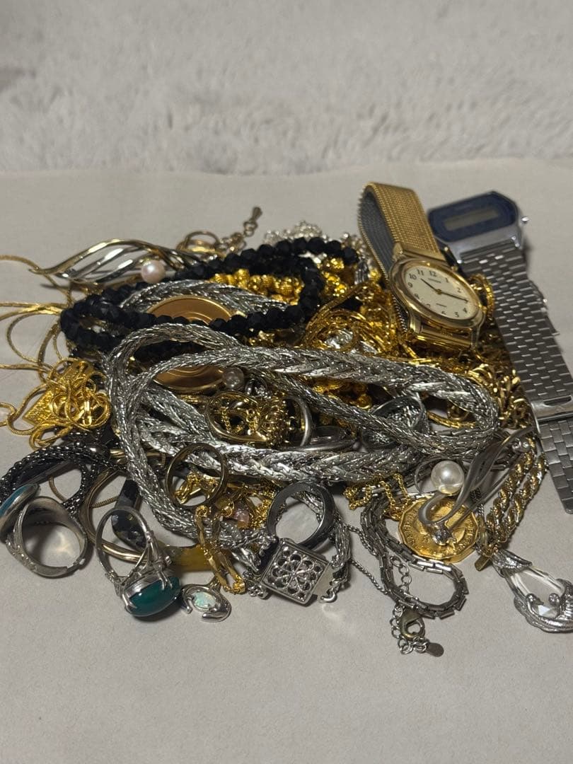 ラ*ン様 遺品整理 アクセサリー 時計