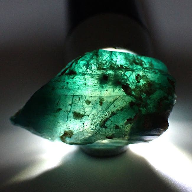 【マダガスカル産】グランディディエライトの原石11