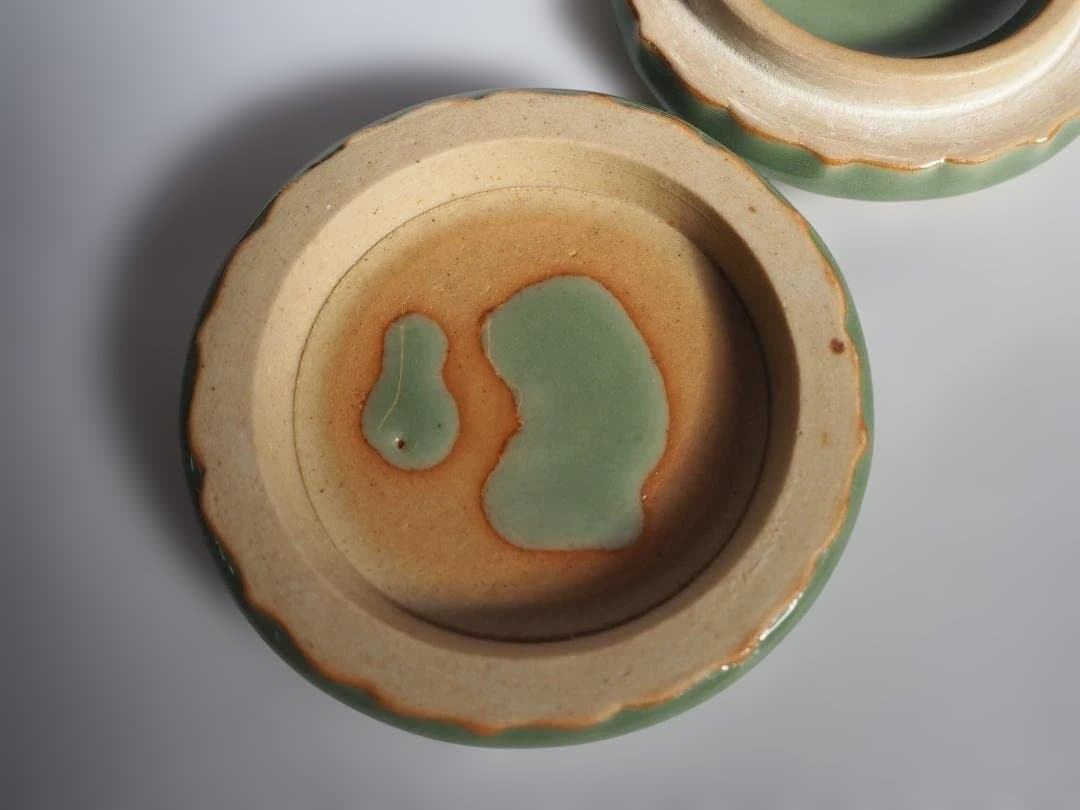 3代伊東陶山『青磁龍鏡香合』（共箱）