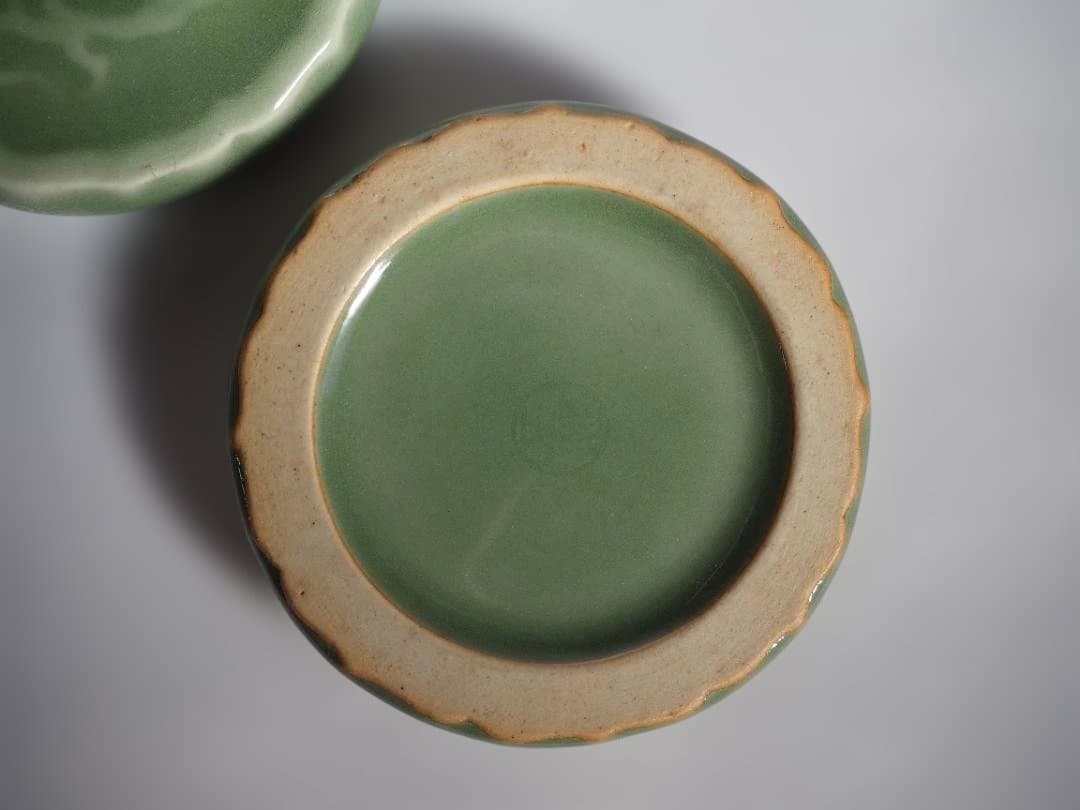 3代伊東陶山『青磁龍鏡香合』（共箱）