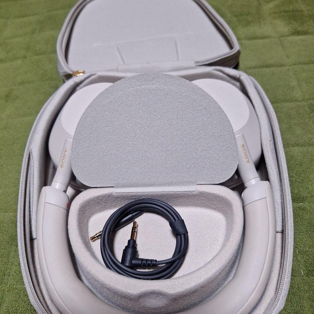 SONY ワイヤレスヘッドホン ホワイト　WH-1000XM5