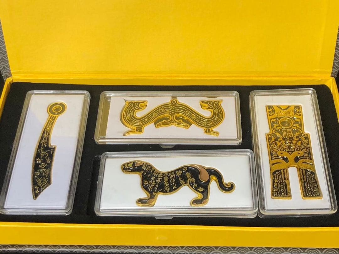 古銭 記念品 記念章 コレクション虎符 刀貨 布幣 など　総重量123.5g