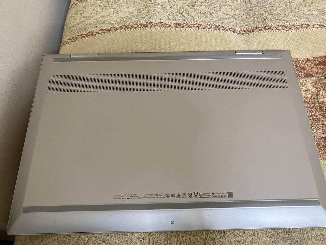 HP ENVYx360 15.6インチ i15-8265uCPU 　8GB