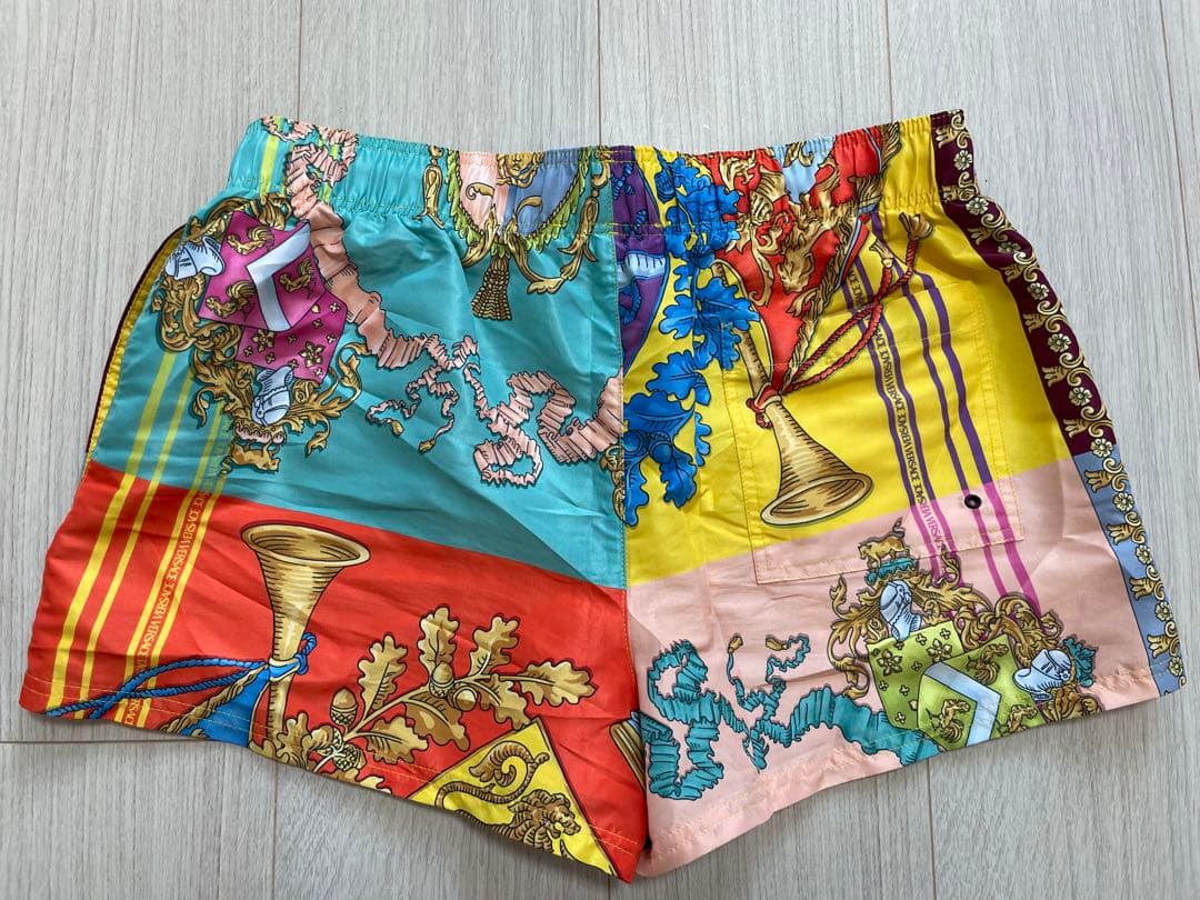 【美品】VERSACE ヴェルサーチェ 総柄 スイムショーツ 水着 S〜M相当