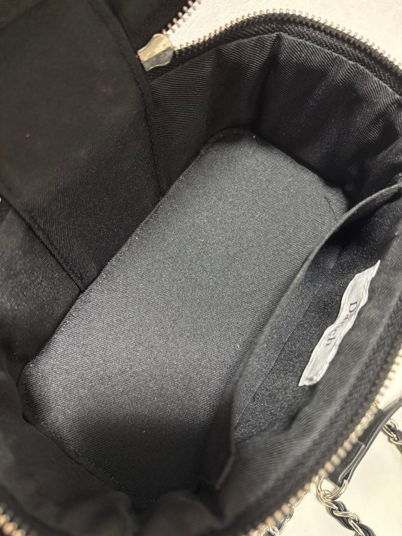 Darich ダーリッチ　キルティングショルダーミニバッグ ブラック　ロゴ