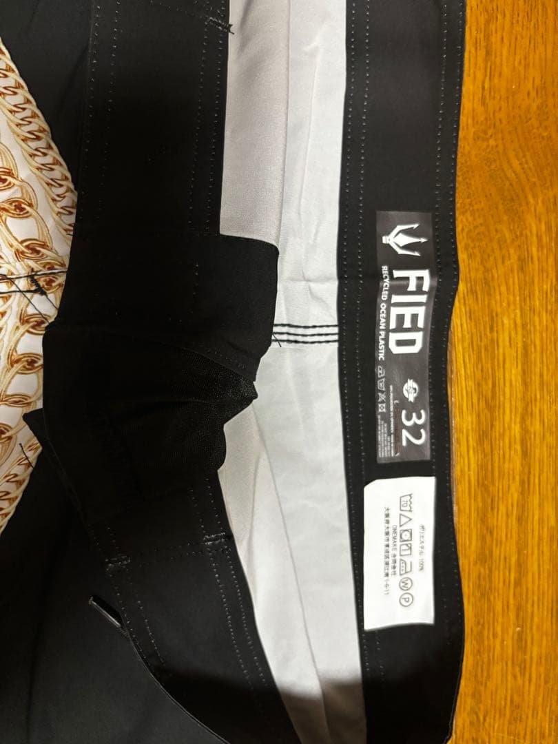 XXX　FIED サーフパンツ 32 白/黒