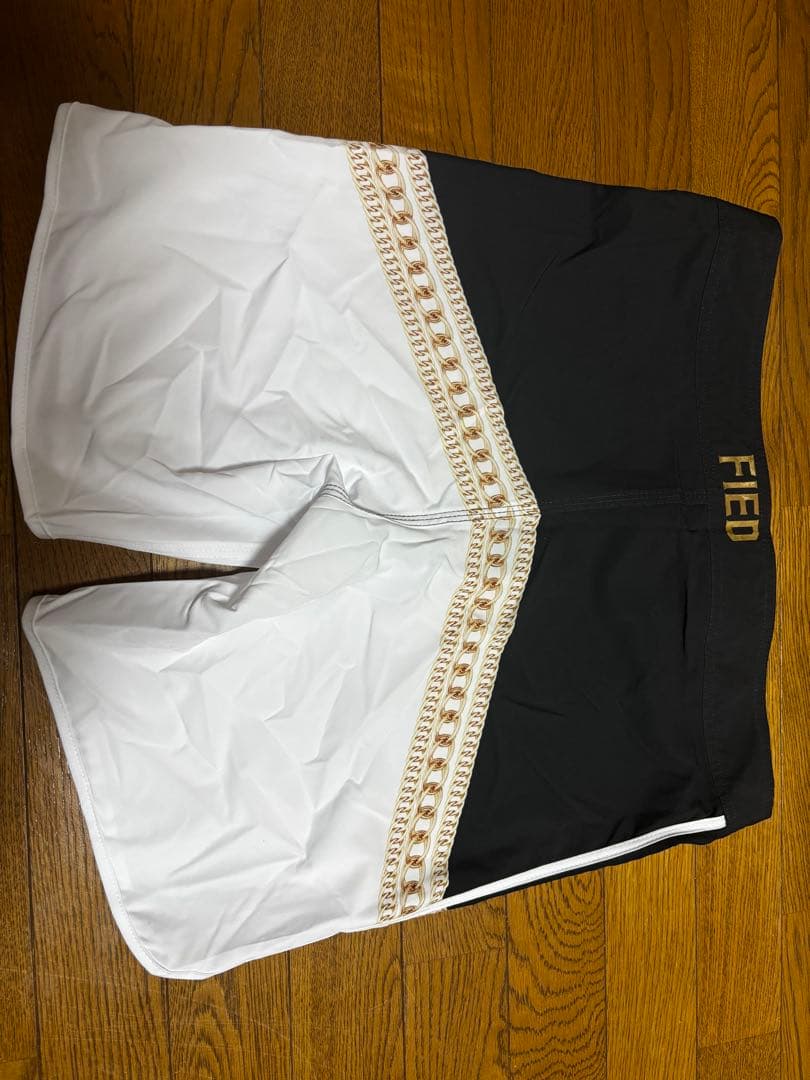 XXX　FIED サーフパンツ 32 白/黒