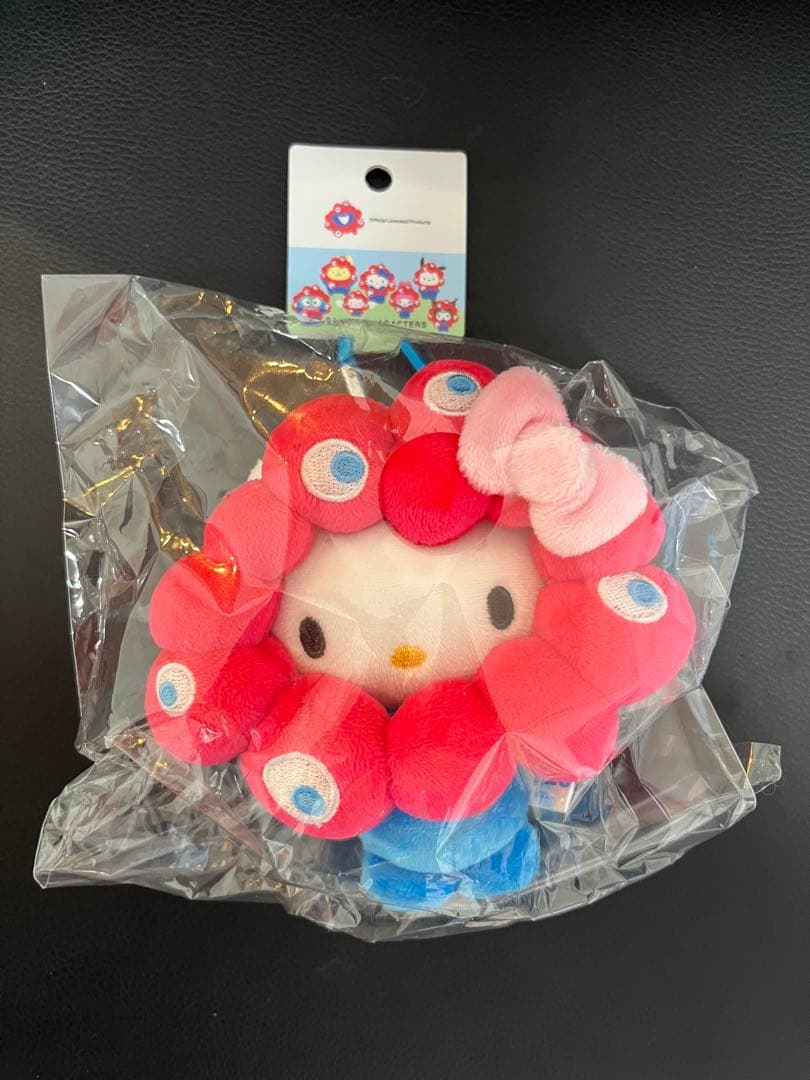 ミャクミャクなりきりぬいぐるみ　ハローキティ　サンリオ