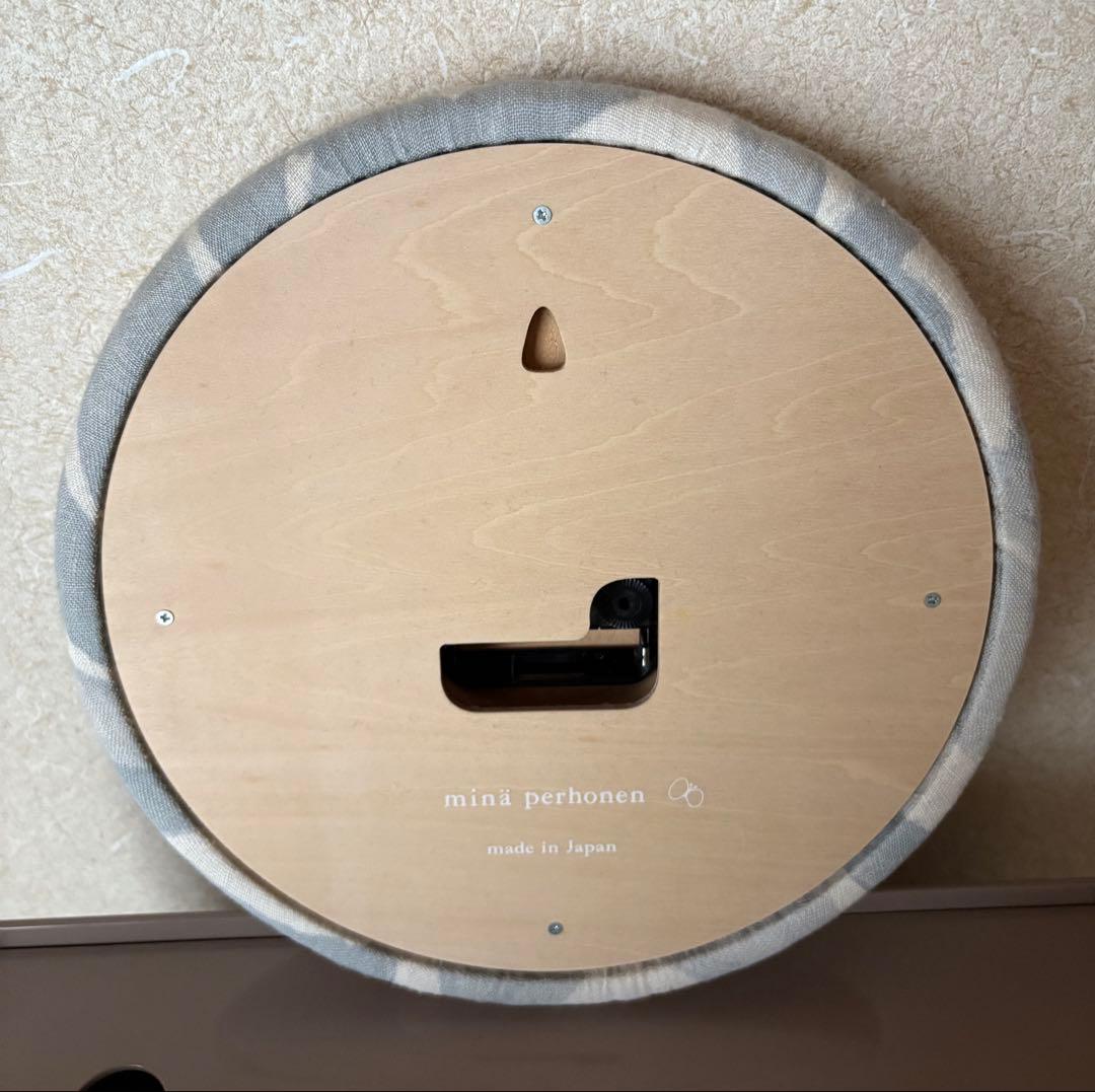 ⭐︎ミナペルホネン 掛時計 bolo (yamanami)