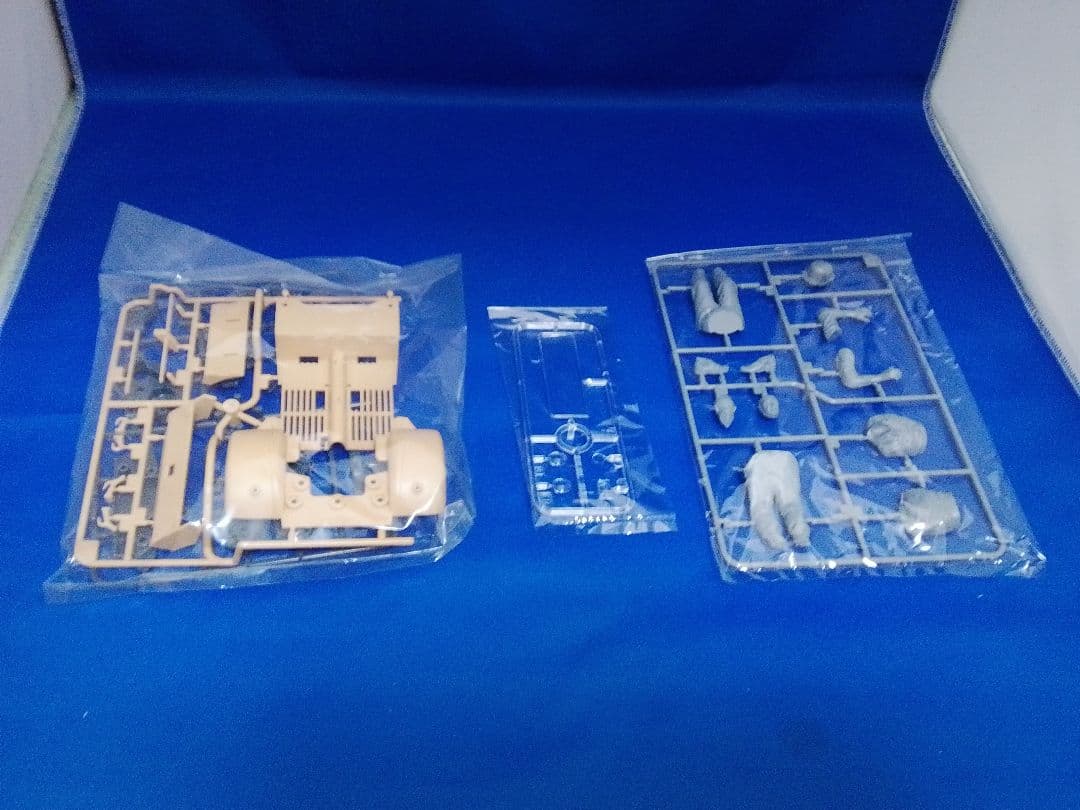 新品 未組立 タミヤ Pkw.K1 キユーベルワーゲン82型 １/１６