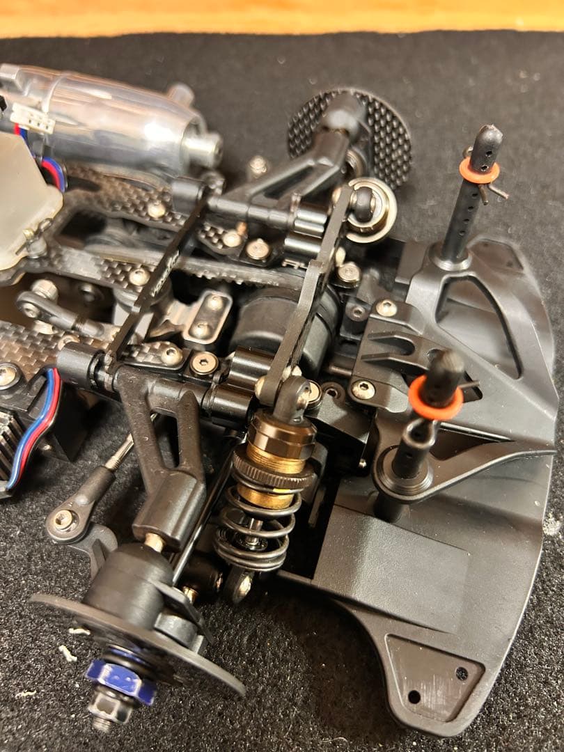 京商V-One R4 (エンジン、マフラー、サーボ付属)