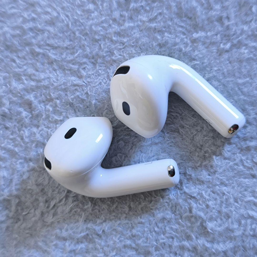 Apple AirPods4 MXP63J/A ★中古品★ノイキャンなし