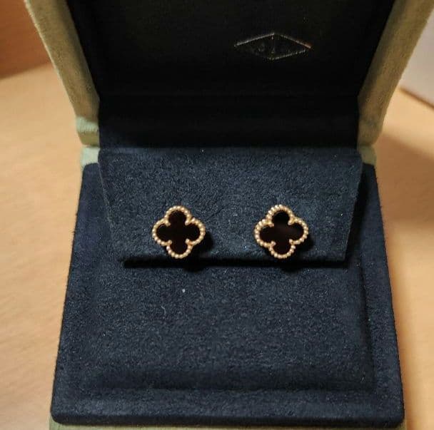 ヴァンクリーフ&アーペル　スウィートアルハンブラピアス　オニキス