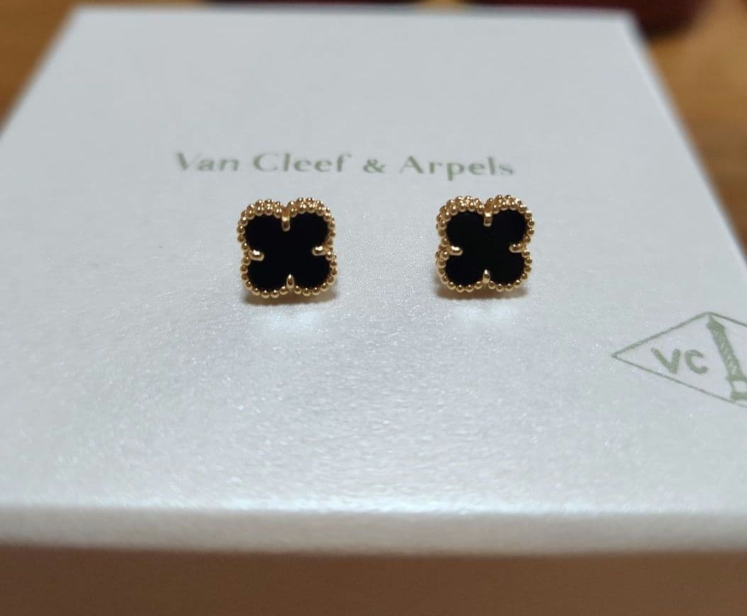 ヴァンクリーフ&アーペル　スウィートアルハンブラピアス　オニキス