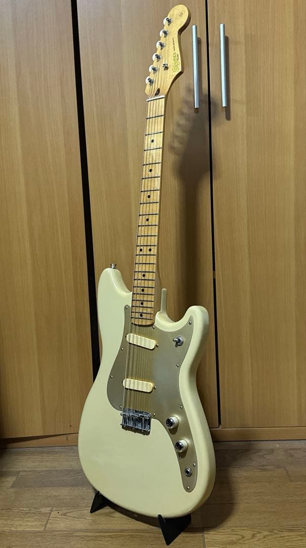 【Squier by Fender】DUO-SONIC. 080401111