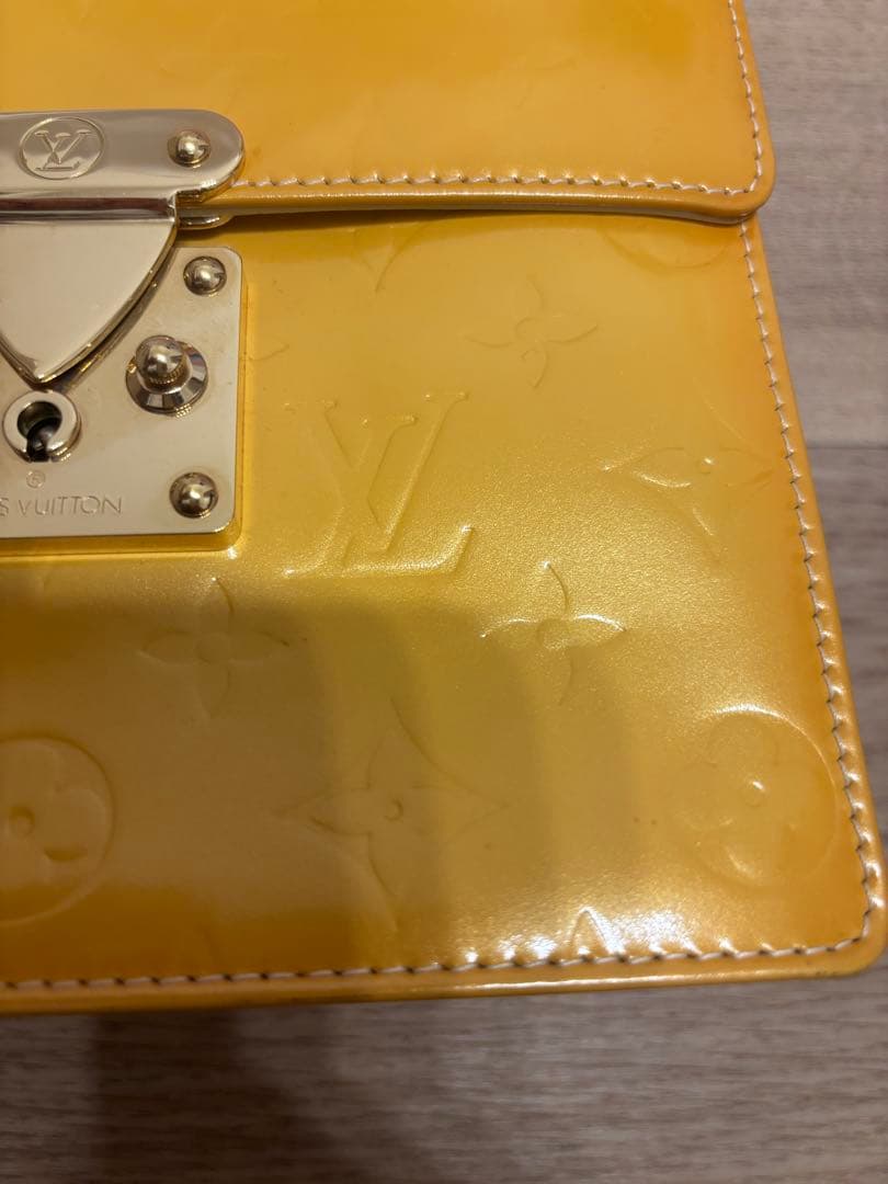 Louis Vuitton イエロー ハンドバッグ