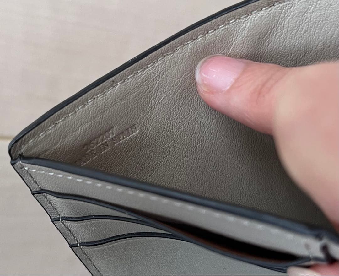 ymy様 LOEWE スリムジップバイフォールドウォレットアナグラム 折り財布