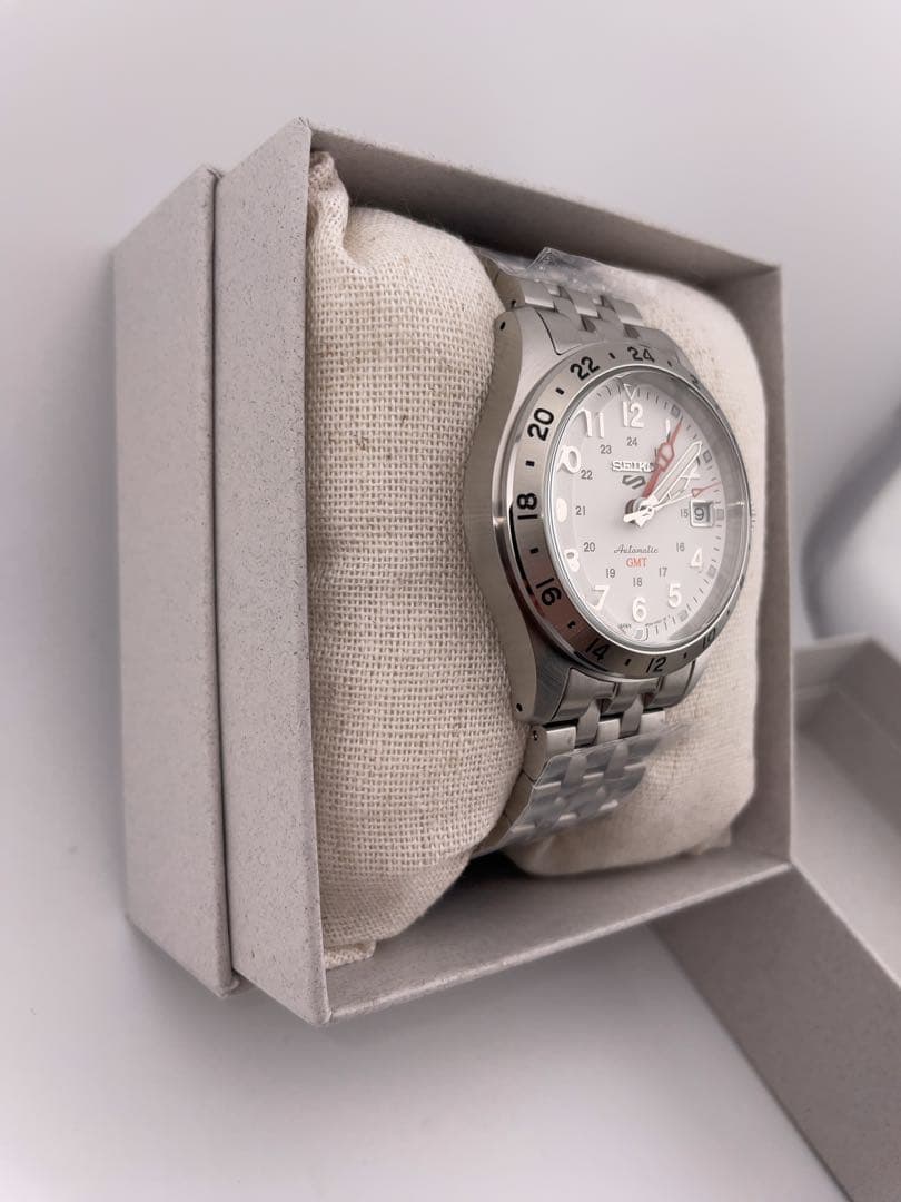 【新品】SEIKO 5スポーツ GMT SBSC009 セイコー5 自動巻き式