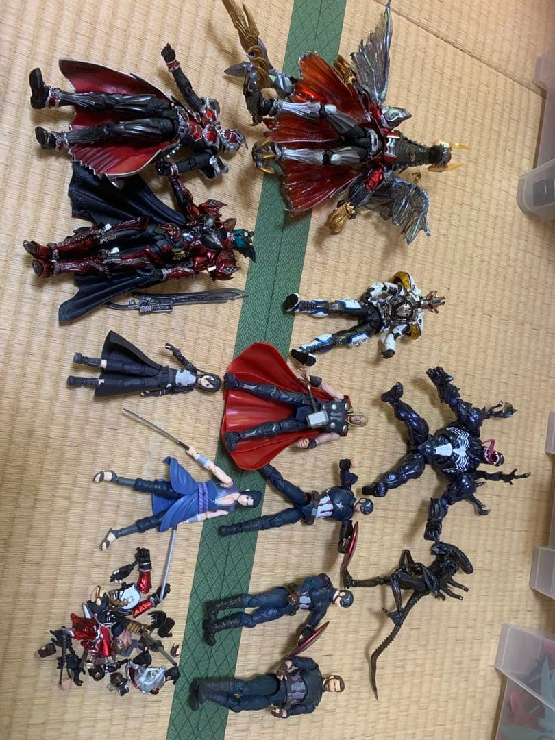 SIC仮面ライダー　アベンジャーズフィギュアーツ　リボルテックヴェノム等