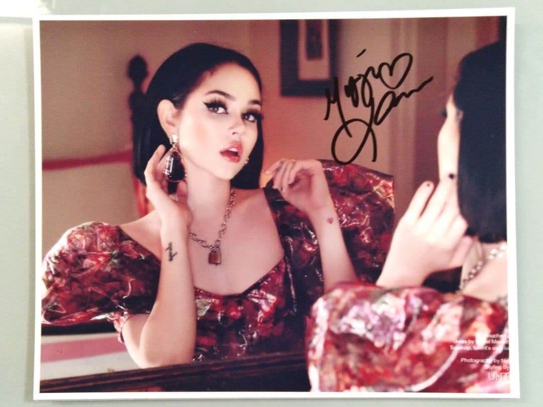 セール中…マギー・リンデマン直筆サイン入り超大型写真…プリティーガール