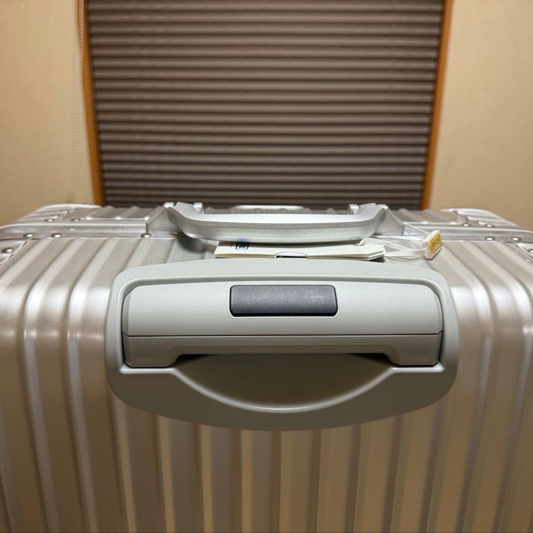 新品 リモワ トパーズ 4輪 923.70 RIMOWA