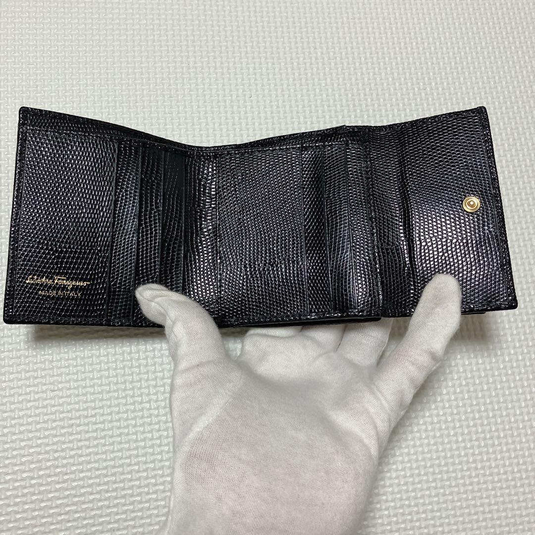 未使用　Salvatore Ferragamo レザーがま口三つ折り財布　黒