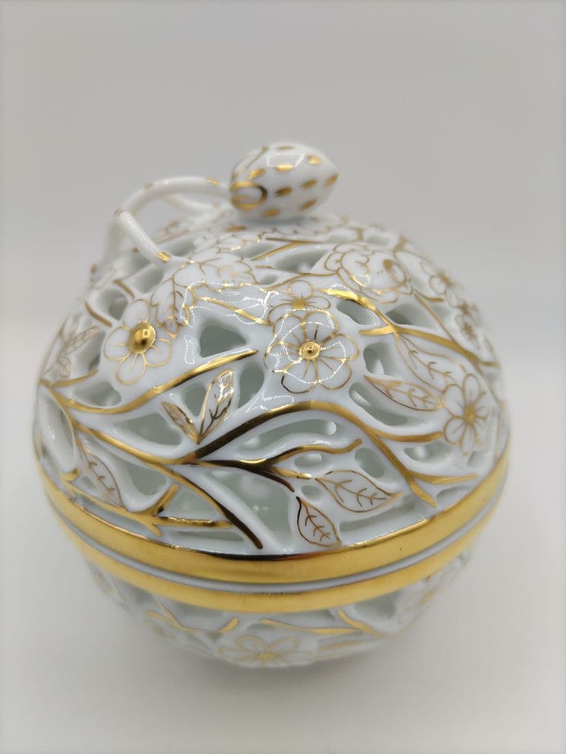 HEREND/ヘレンド　ファンタジーコレクション　ホワイトボンボ二エール