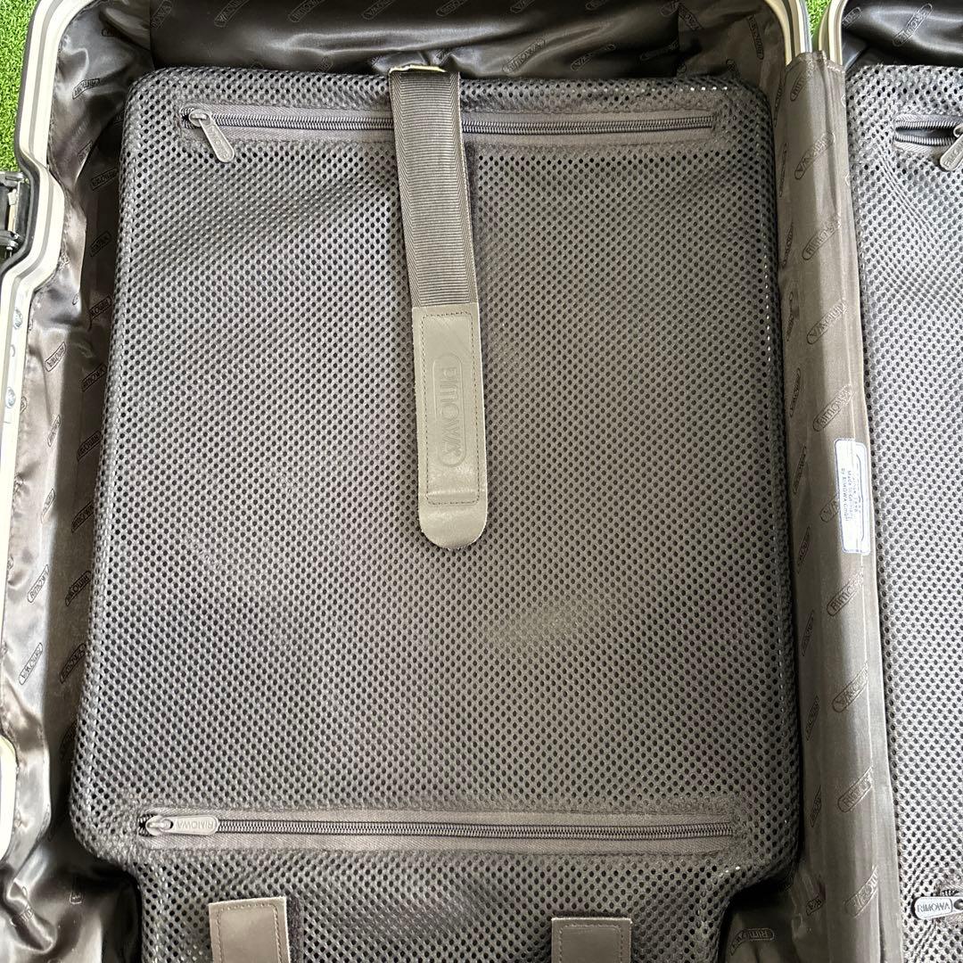 リモワ トパーズチタニウム（2輪）機内持ち込み35L