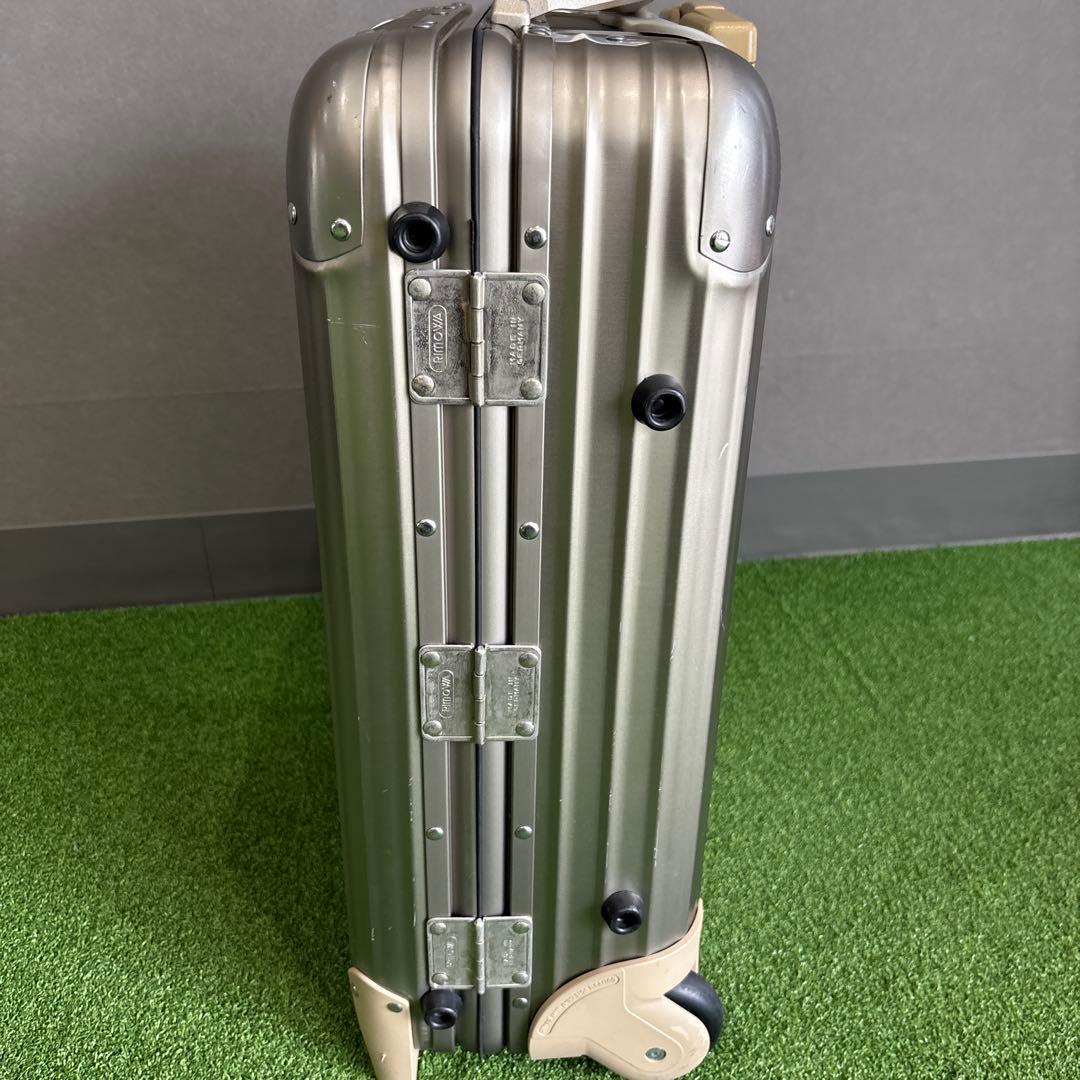 リモワ トパーズチタニウム（2輪）機内持ち込み35L