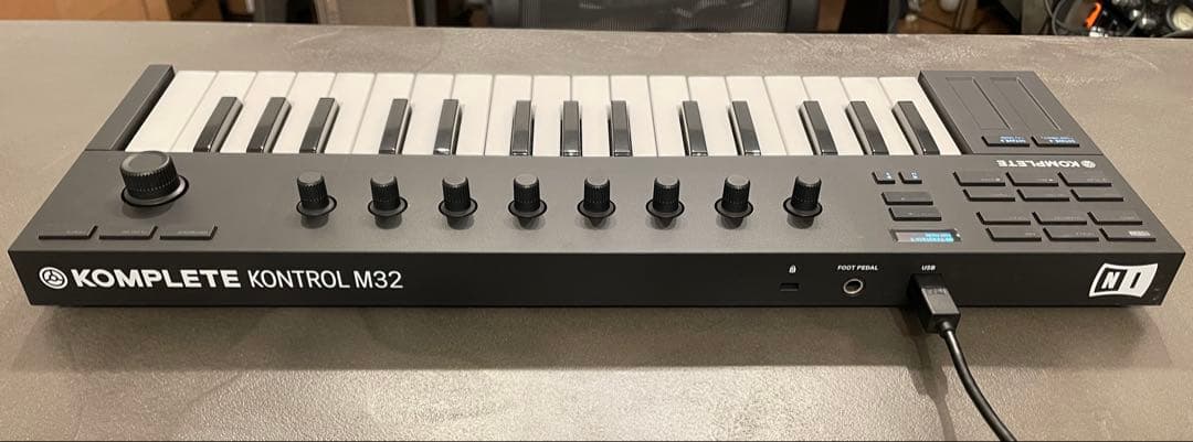 DTM・DAW NATIVE INSTRUMENTS KOMPLETE KONTROL M32