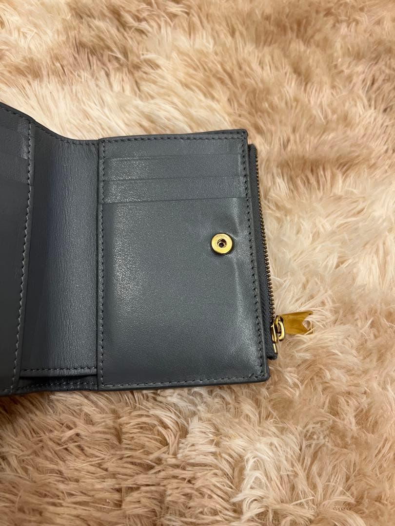 ボッテガヴェネタ　二つ折り財布