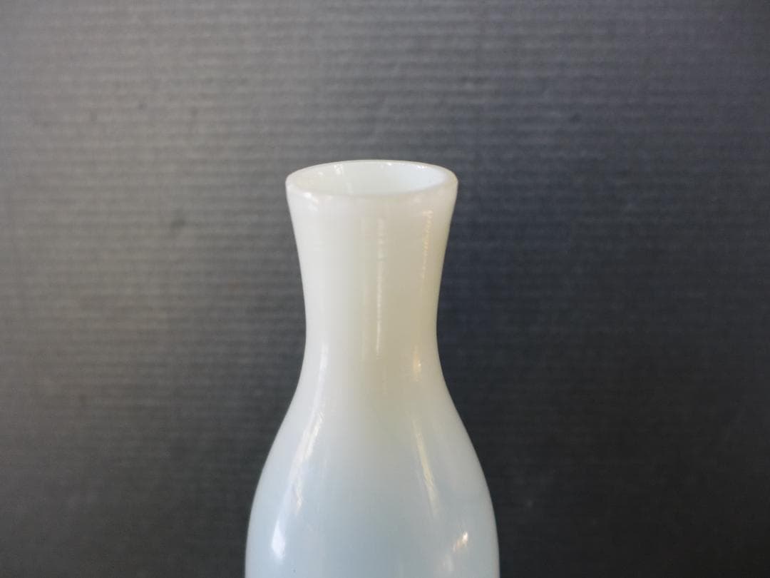 蔵出し　明治期頃　乳白ガラス　徳利　和ガラス瓶　乳半　明治ガラス　酒器　美品