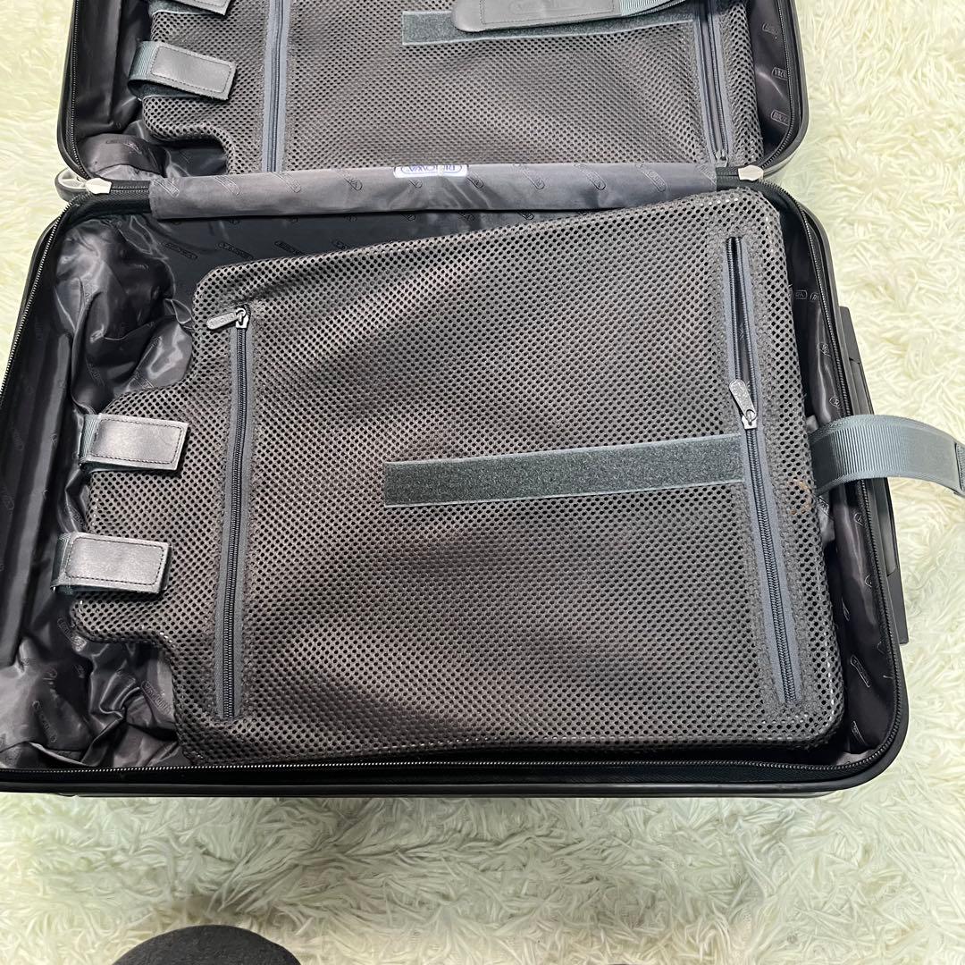 リモワ　サルサデラックス　ハイブリッド　35L　4輪　キャリーケース　機内持込