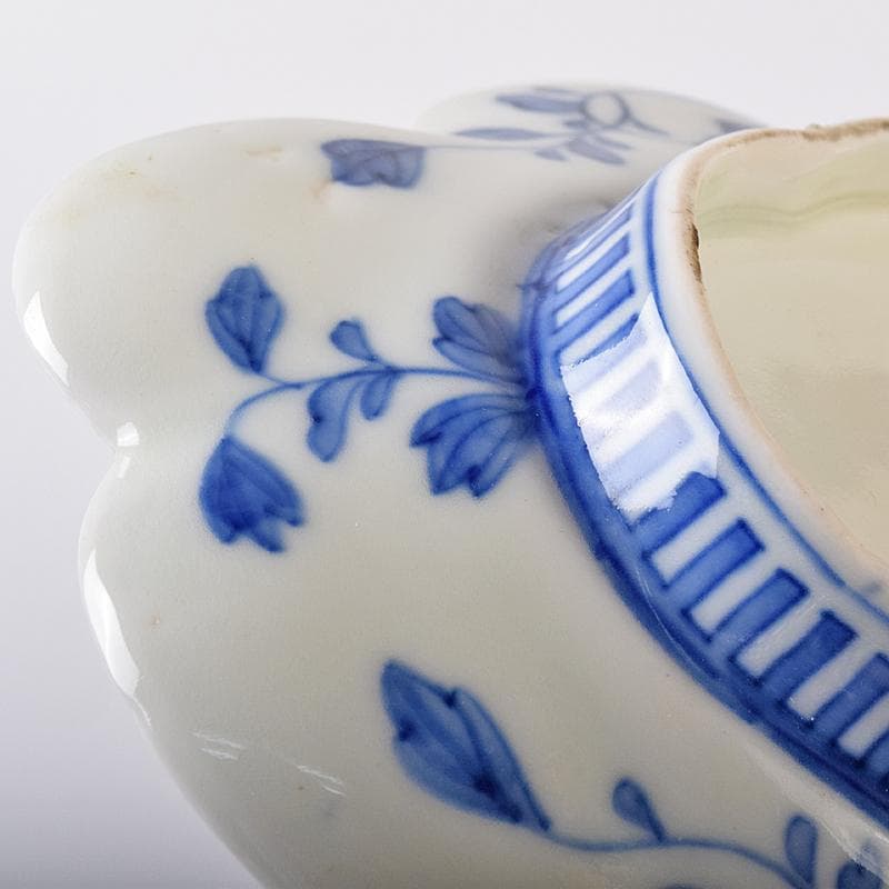 鍋島焼　古鍋島　染錦　七宝花文　楕円輪花皿　時代箱付　V　R7940