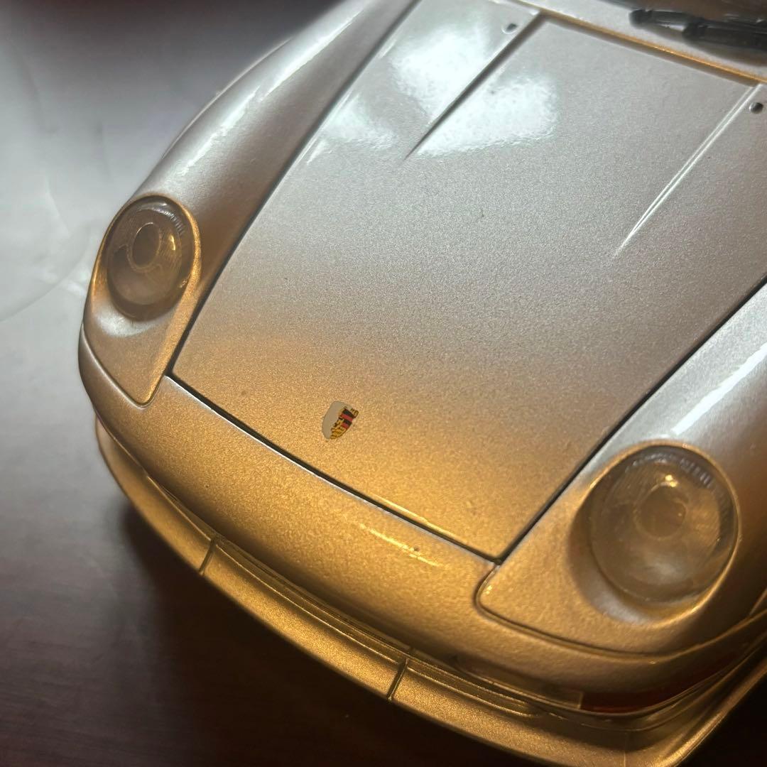 ポルシェ993 911gt2 ミニカー 1/18