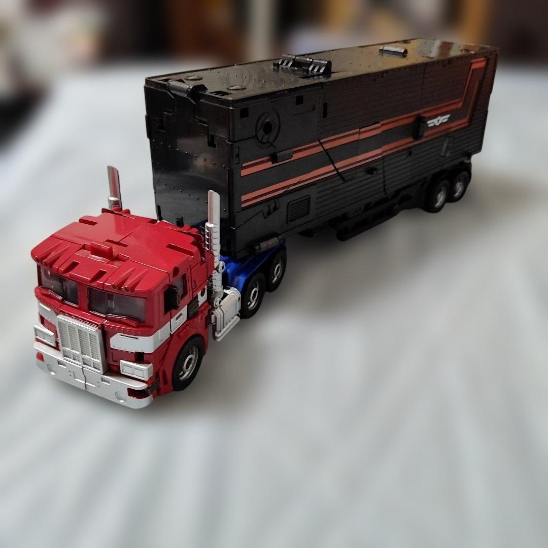 トランスフォーマー　オプティマス似の非正規品　PE-DX10